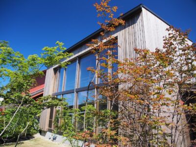 大開口窓と落葉樹 大開口窓と落葉樹|能代市の造園、庭づくり