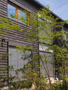 木立越しに見る 木立越しに見る|秋田市の造園、庭づくり